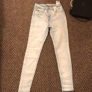 Levi’s high waisted skinny jeans